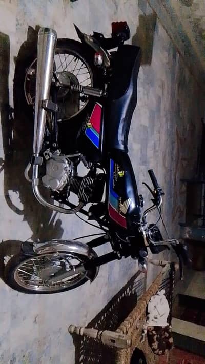 125 black colour 2009 model