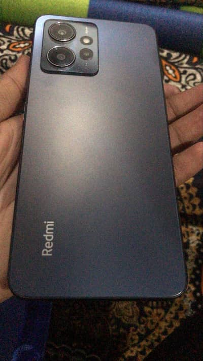 8/128 condition 10/10 box with original charger. .