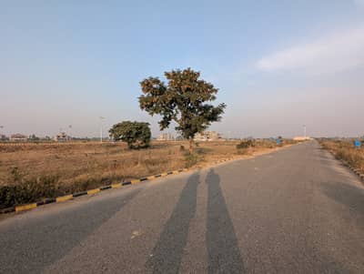 150ft Pine Avenue Plot Facing Commercial LDA City Lahore Best For MAX ROI In One Year