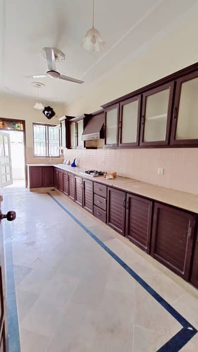 House For Rent In G-13 (10 Marla)