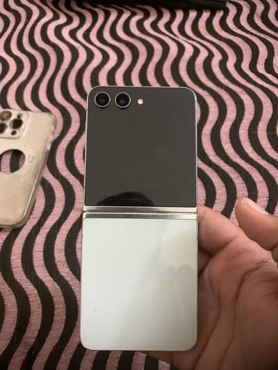 Samsung z flip 5 512