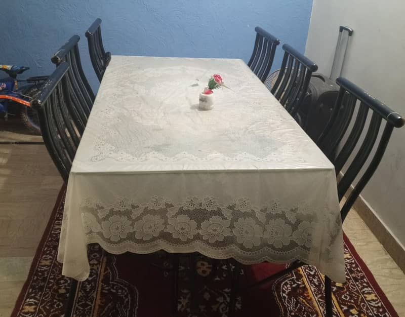 Dinning table 0