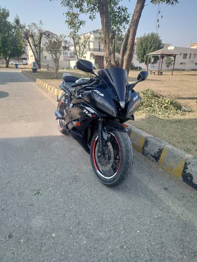 Yamaha fzrr 400cc