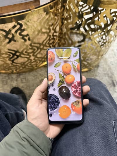 10/9 6+2/128 minor crack on display all 100 percent