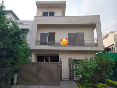 A Spacious 4 Marla Upper Portion In D-12/3