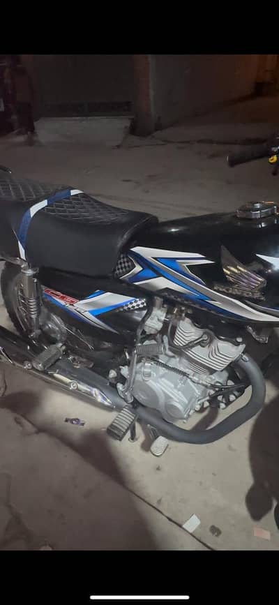 Honda 125 4k driven brand new condition