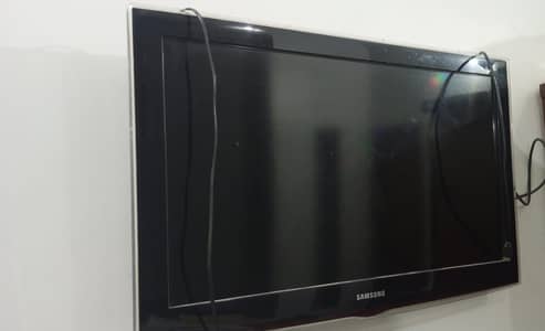 Samsung LCD TV  32' Inches