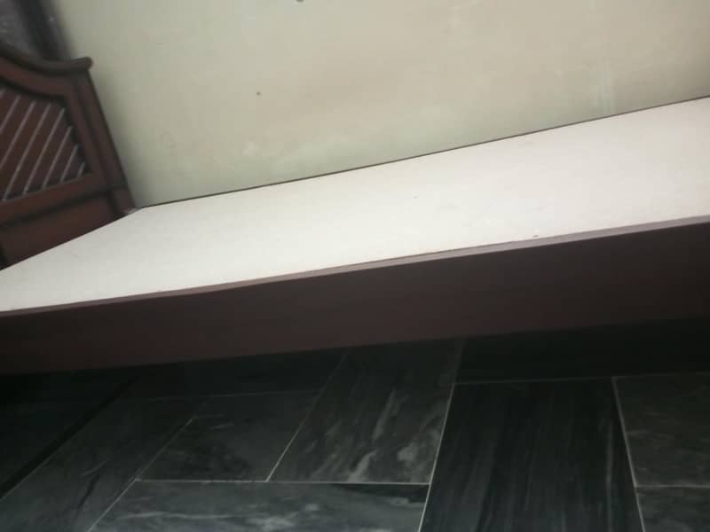 single bed with sidetable and mattress 3