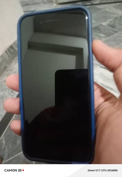 I Phone Se second Generation Back Break 64GB