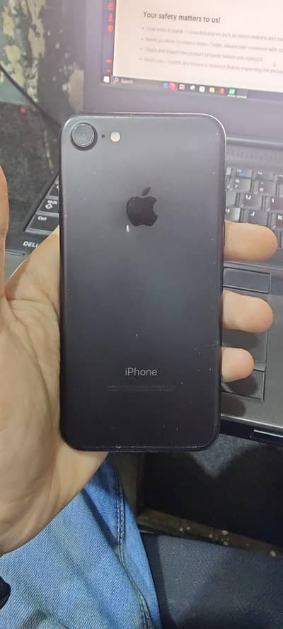 iphone  7 non pta bas panel ke stip damge hogye ha