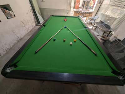 table for sale urgent 5/10