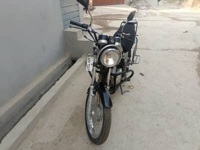 Suzuki GS 150 bike good condition only personal used