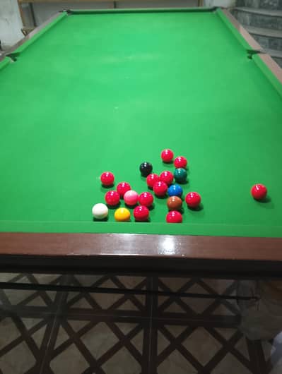 SNOOKER TABLE