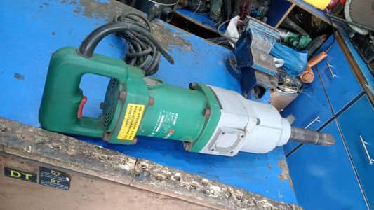 Heavy Duty Nut opening Machine