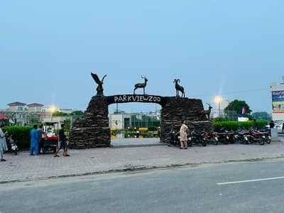 HOT LOCATION 10 MARLA PLOT FRONT ON LINES