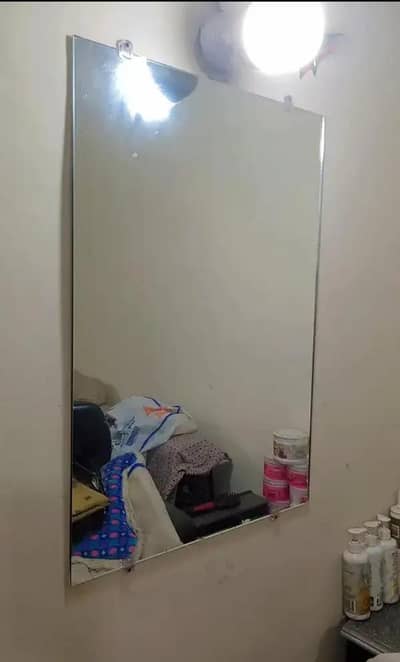 parlor chair n mirror