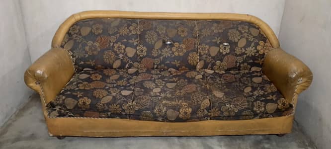 1 , 1 , 3 Sofa Set with covers