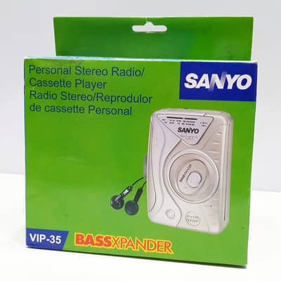 Sanyo VIP-35 Stereo AM/FM Radio Cassette Player with Bass | New Condit