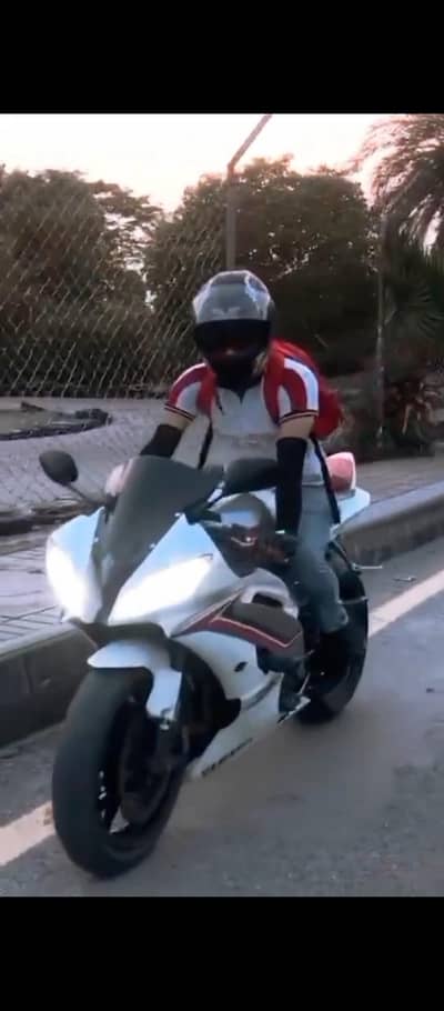 need female partner for heavy bike ride for TikTok and YouTube videos