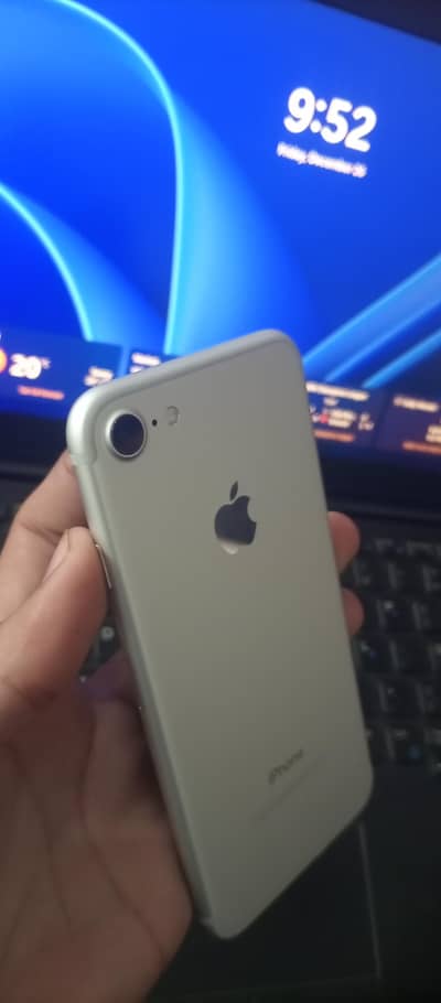 iphone 7 - Silver Color