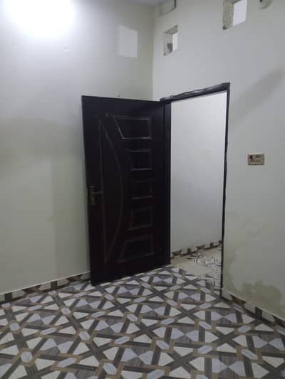 Ground Floor Available For Bachelors, Job Holders On Jan Muhammad Road