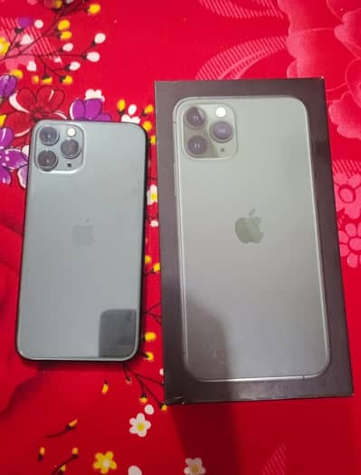 11 pro (pta) 256 gbwith box charge and cabel.