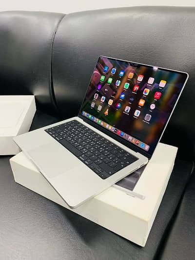 Apple MacBook Pro M2 Max 1TB 100% genuine condition