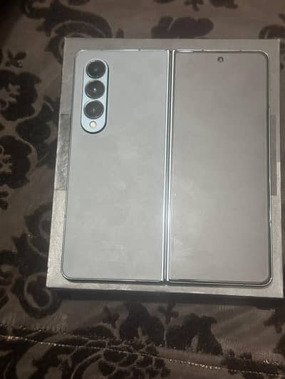 Samsung Galaxy Z Fold 4