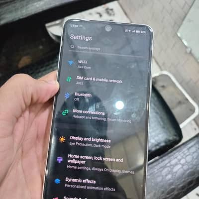 bhai phone all geniue ha koi fault nhi ha box gum gya ha