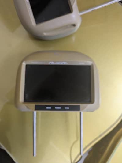 Car Rear screen in good condition