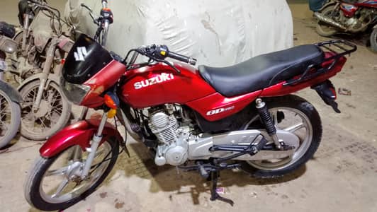 Suzuki 110 argent sale karni hai all ok home use 03471221935