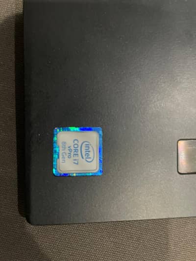 Dell Latitude 7390 2-in-1Core i7 vpro 8th gen