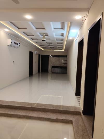 F-8/1: 1777 Yards House, Three Independent Units, Dimension = 100x160, CDA Transfer, Asking Price: 1 Arab 20 Crores.