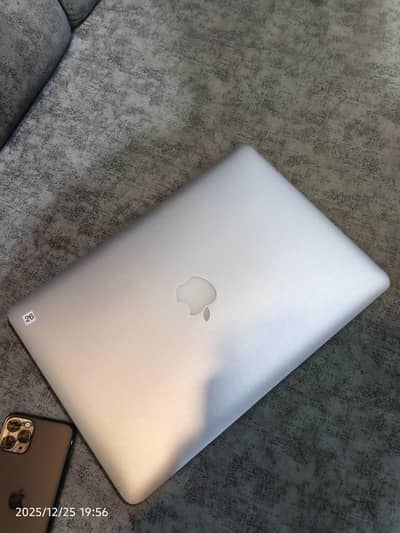 Macbook Air 2017 core i5