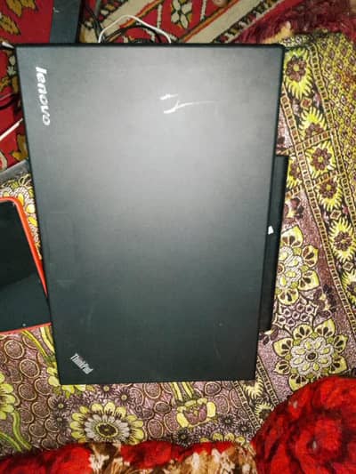 Corei5,2Gen,4GbRam,320Gb, 2Gbgraphics,18inch HDwide display,