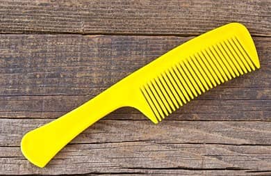 Plastic hair comb