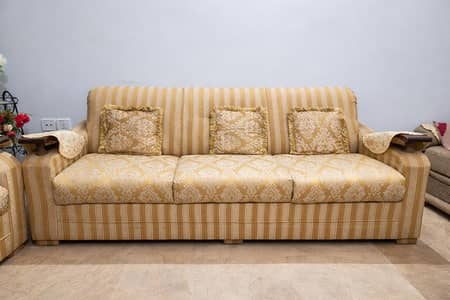 Sofa Set 5 Seaters  With Table