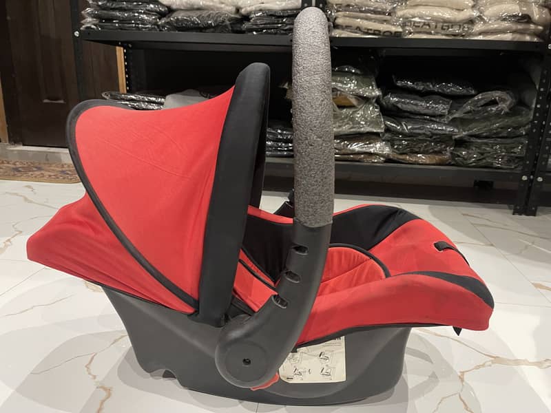Carry Cot 3