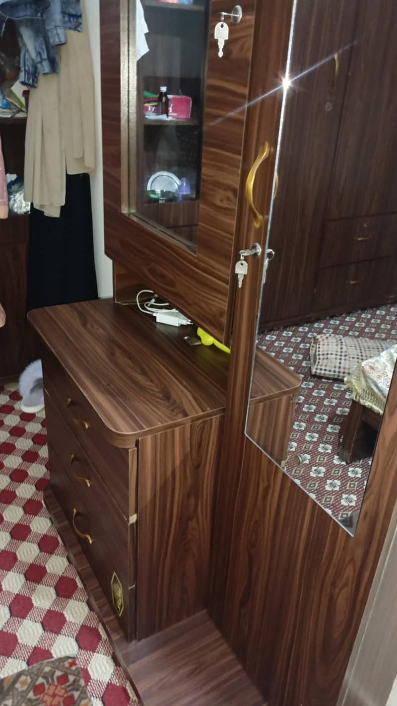 Dressing 2 bedside Table 3