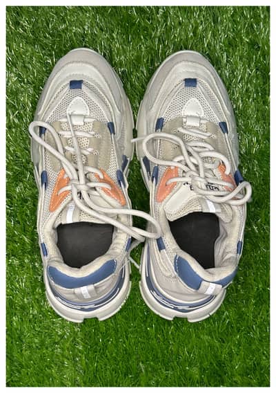 Fashion Mens And Womens Shoes