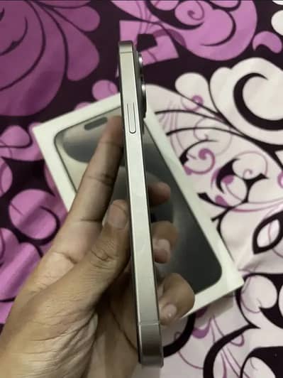 iPhone 15 Pro Max 256gb Natural Titanium 90% battery health