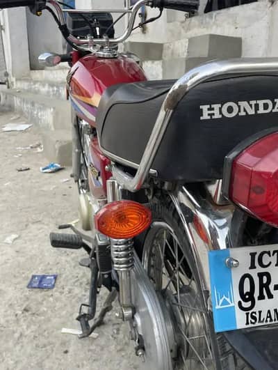 all okay bike red colour bike 2009 model Islamabad number