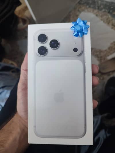 Apple iPhone 17 pro Max, 256 gb, non Pta, Silver, Box unopened