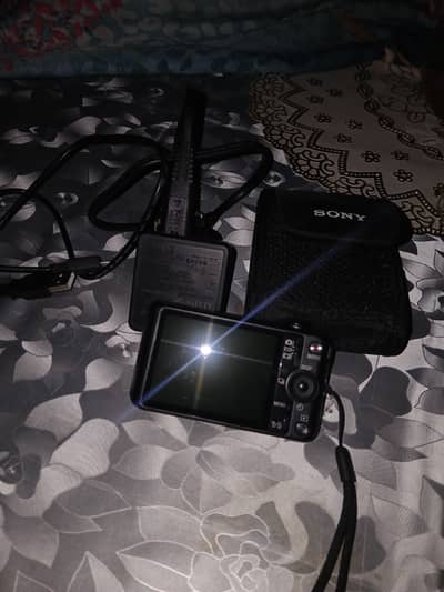 Sony cyber-shot 16.2 MP digital camera 8x zoom black. 0314 1718889