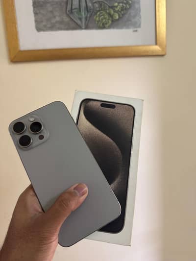 iphone 15promax Natural Titanium