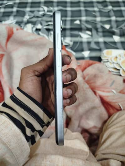 Infinix hot 30 play 4 4 64 with box