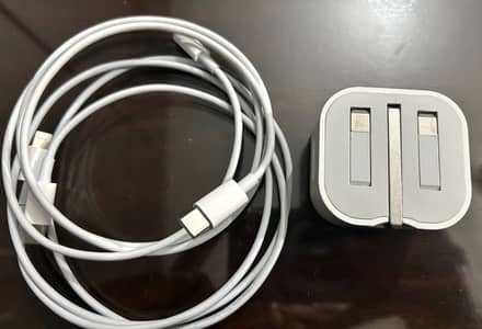 Good quality Apple 3pin Adopter along 2 typeC to lightning cables