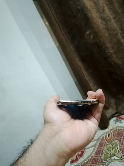 iPhone XS 64 GB dual PTA approved health 72