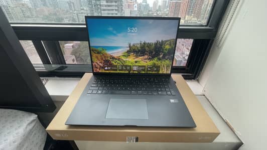 LG Gram Ultra7 16GB/1TB win11 Touch 17inch (open box)