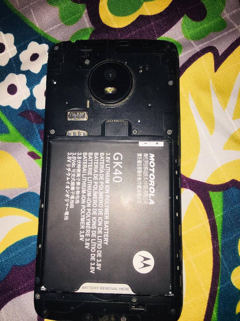 moto e4 0